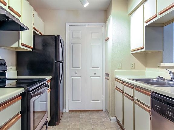 4th image of 4367 Thornbriar Ln APT 101