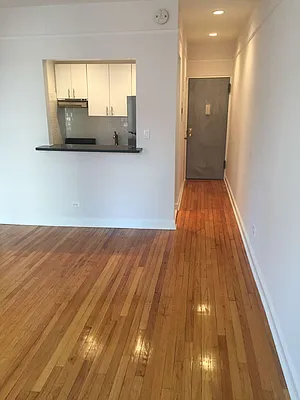 Rented by Metropolis Real Estate of Manhattan | media 10