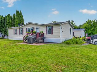 273 Pine Cone Ct E, Bath, PA 18014
