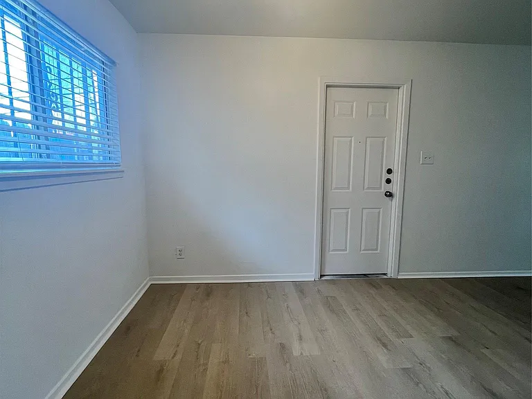 6005 Cameron Rd #A — Photo 9