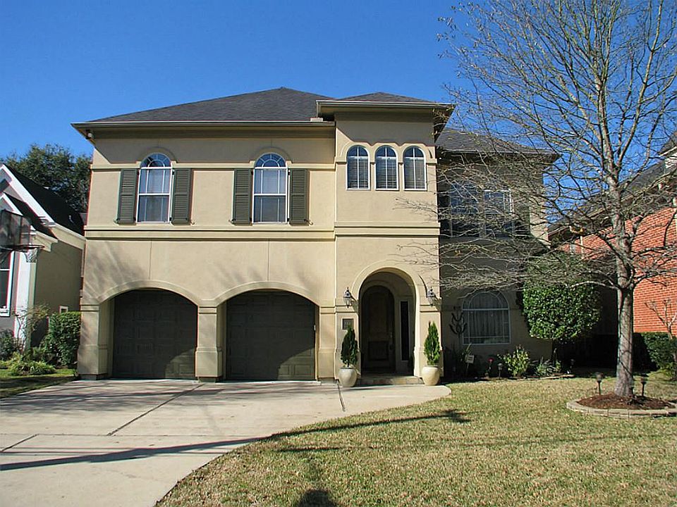 1st image of 913 Mulberry Ln