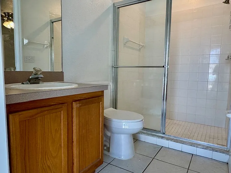 838 Hillcrest Dr — Photo 10