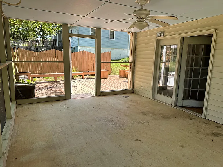 2716 McKinney St — Photo 11