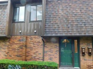 412 Shell Ct W, Columbus, OH 43213