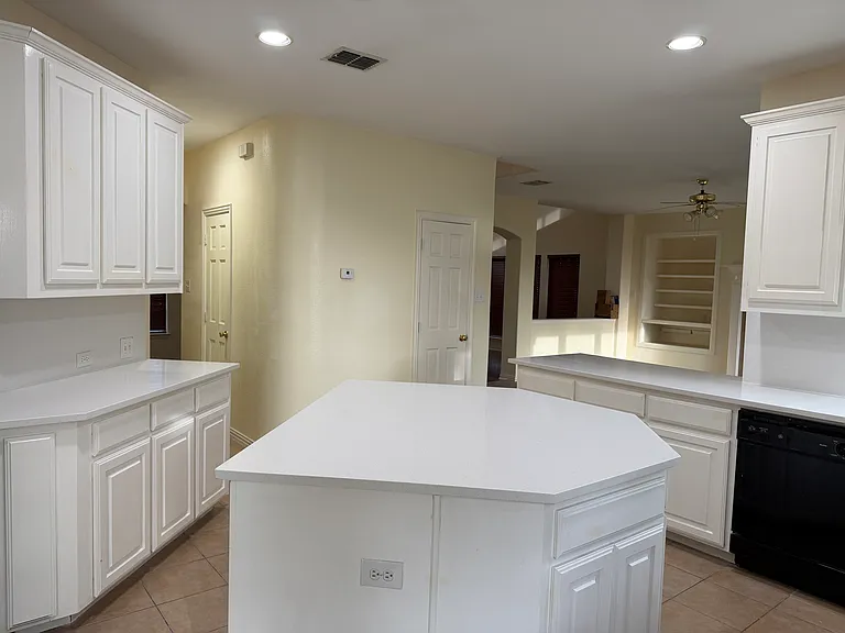 4320 Harpers Ferry Dr — Photo 7
