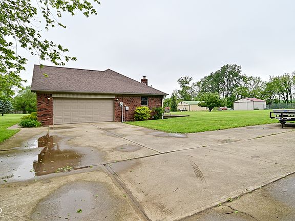 2nd image of 2090 W County Road 400 S