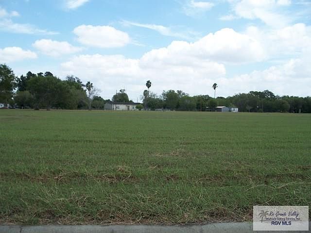 1st image of 12 Crystal Ln