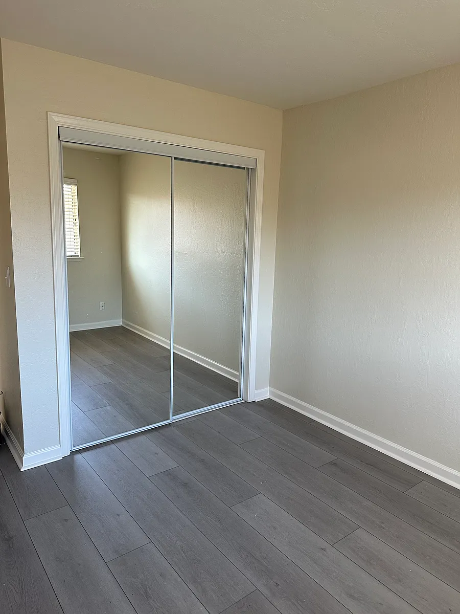 Building Photo - 2209 Peppertree Way #4