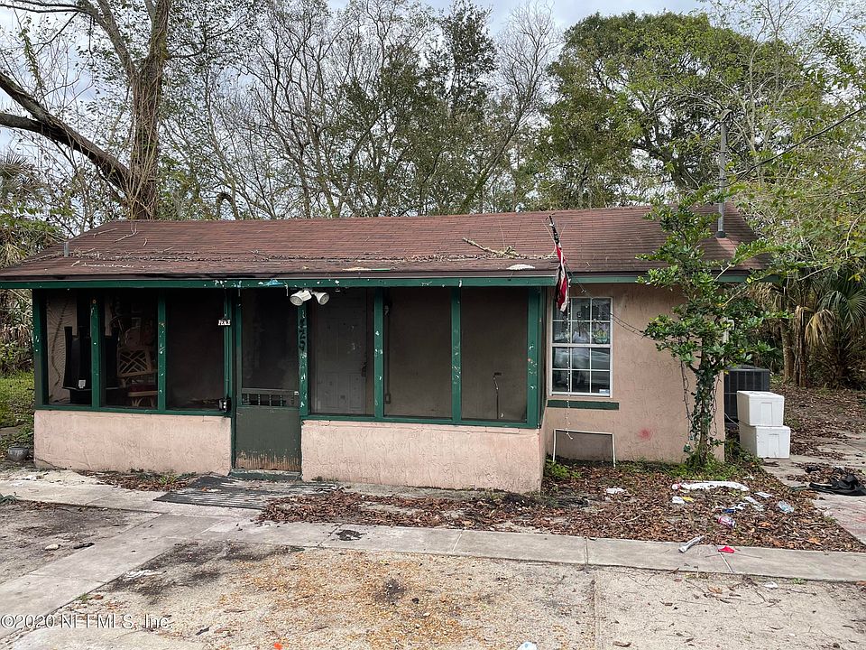 2nd image of 420 Aiken St