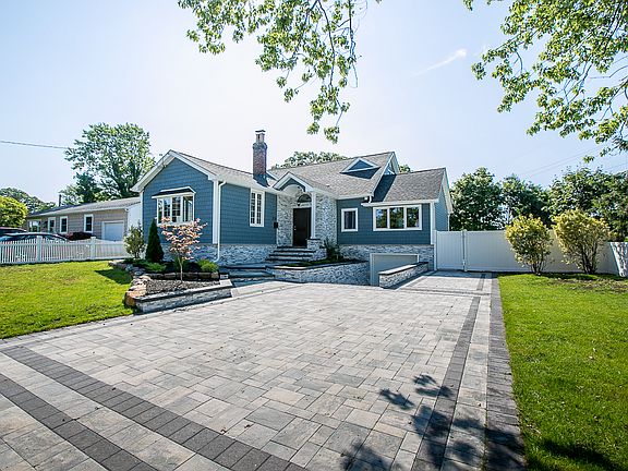 2nd image of 206 Farmers Ave