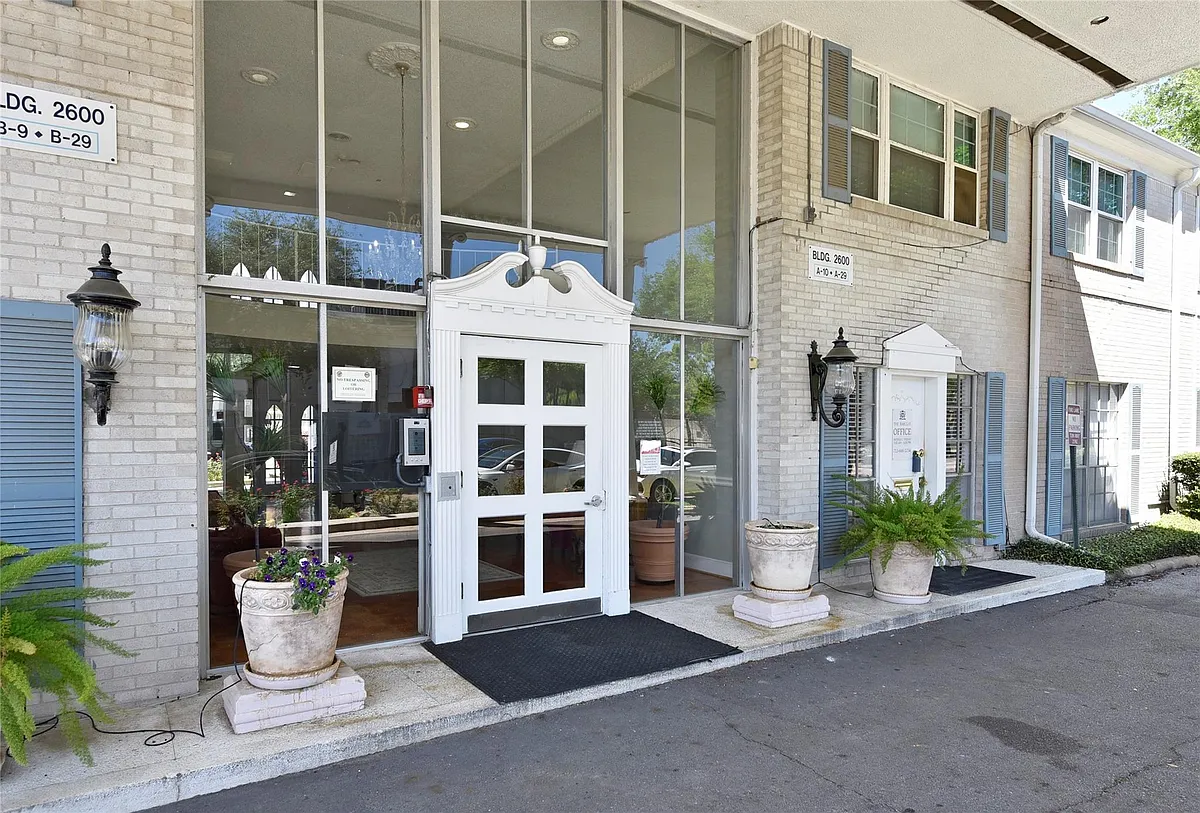 Building Photo - 2600 Bellefontaine St #A21