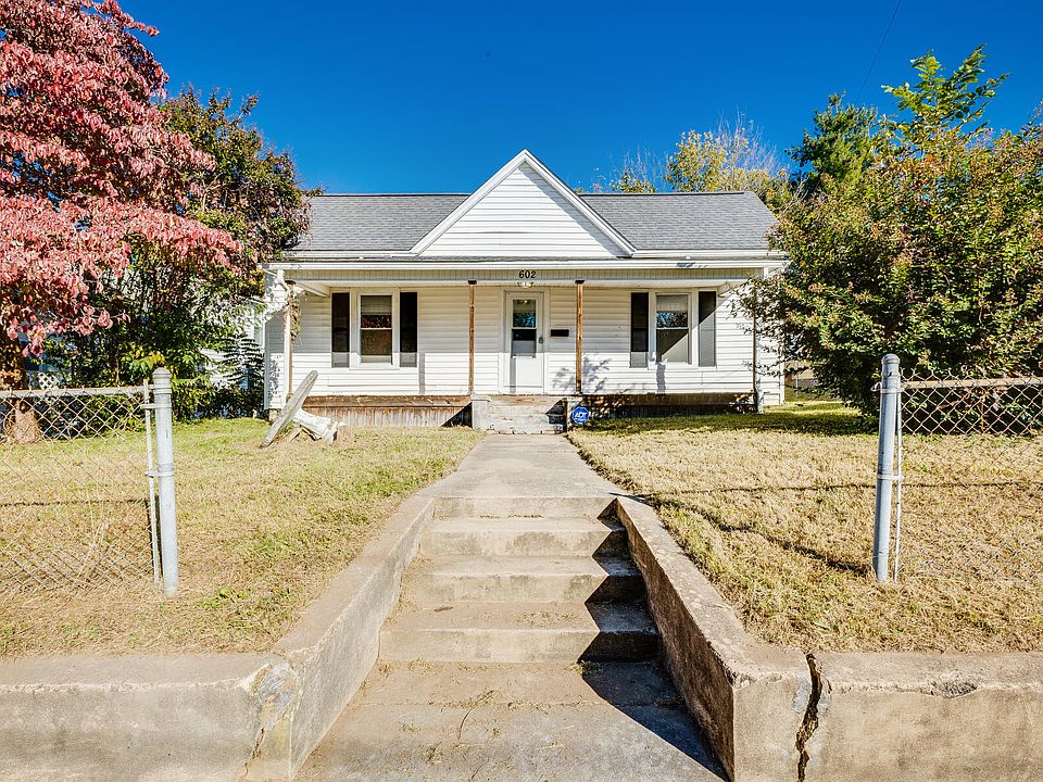 1st image of 602 W Magnolia Ave