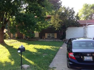 22 Nassau Dr, Maryville, IL 62062