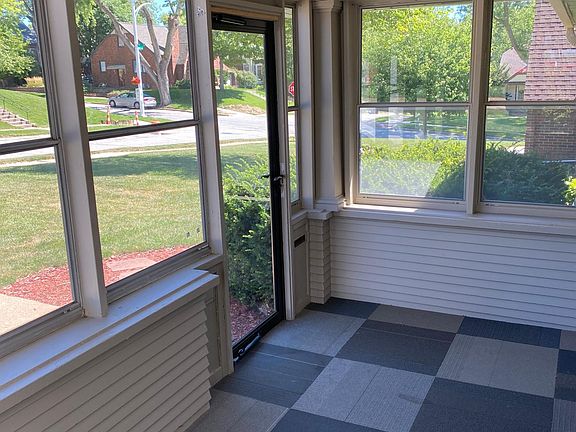 screened in front porch