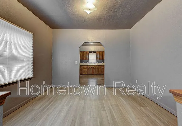 321 SE 25th St — Photo 9