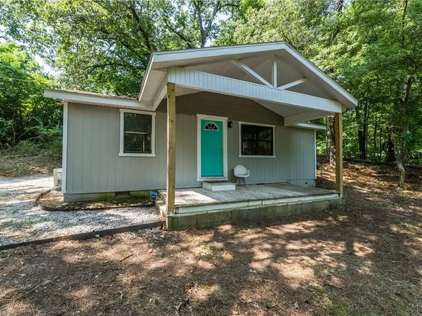 2716 N Clark Rd, Fayetteville, AR 72704