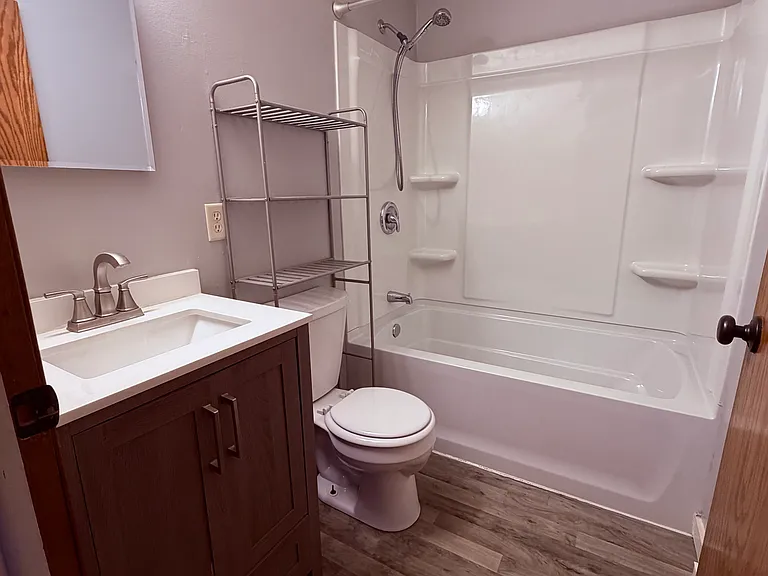 209 Park St #4 — Photo 10