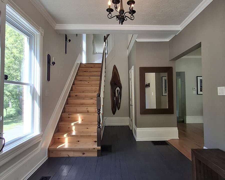 1st image of 9 River St