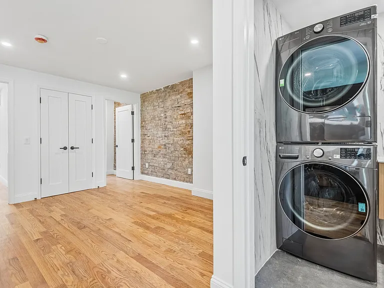 307 S 4th St #3 — Photo 12