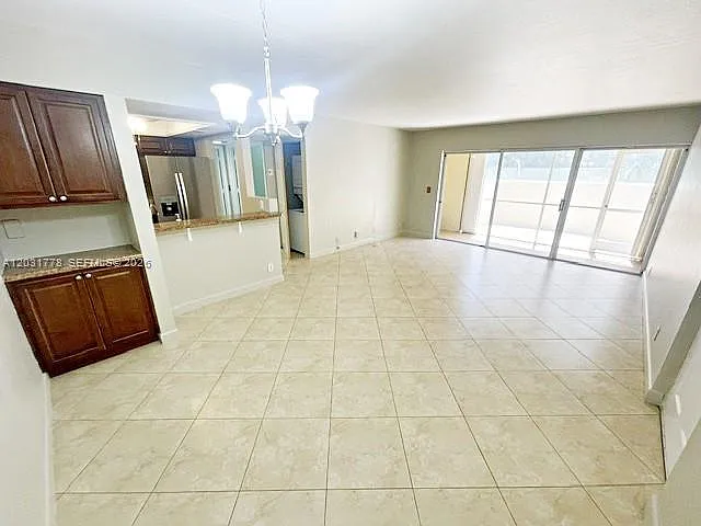 1548 SE Royal Green Cir #108 — Photo 2