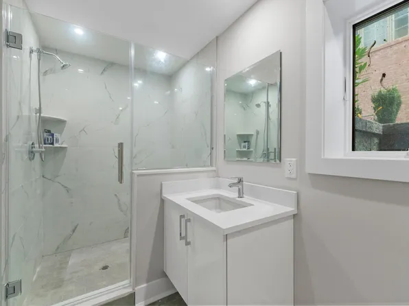 211 Warwick Avenue image 14 of 16