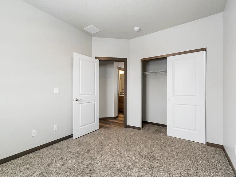 1667 Sq Ft 2-Story duplex bedroom