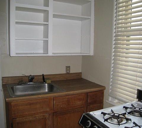 4th image of 715 Seymour Ave
