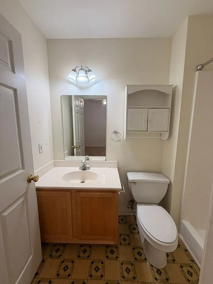 2 bed, 2.0 bath, 975 sqft, $1,100 — Photo 4
