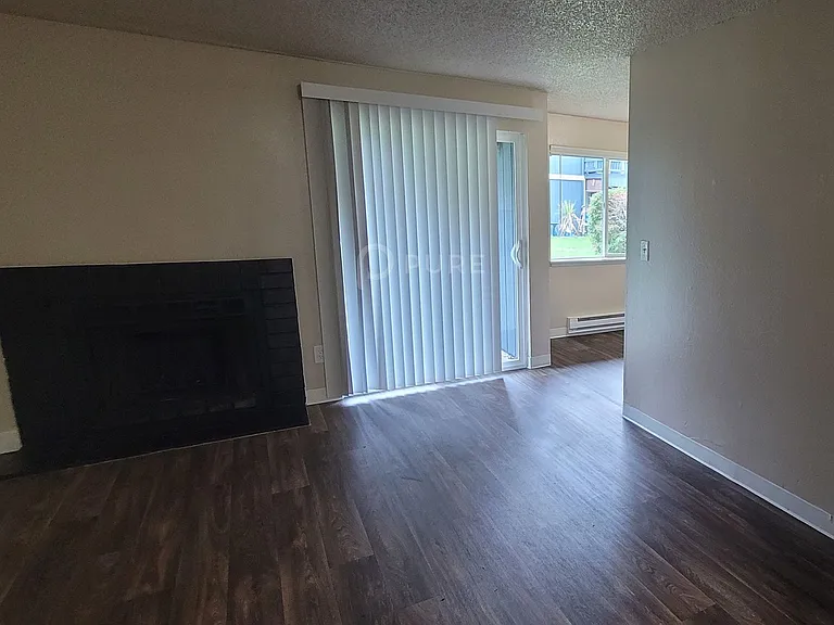 8602 S C St — Photo 6