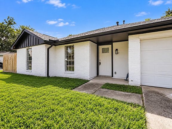 4th image of 5207 Castlecreek Ln