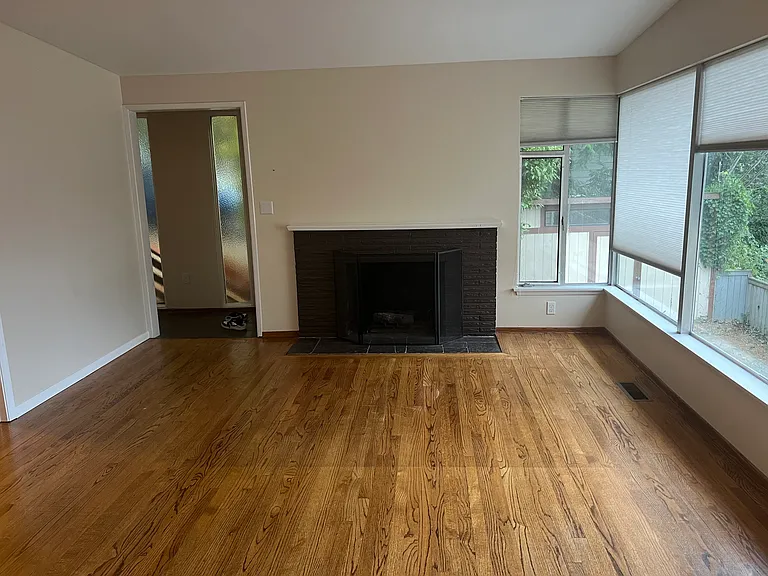 5011 45th Ave NE — Photo 9