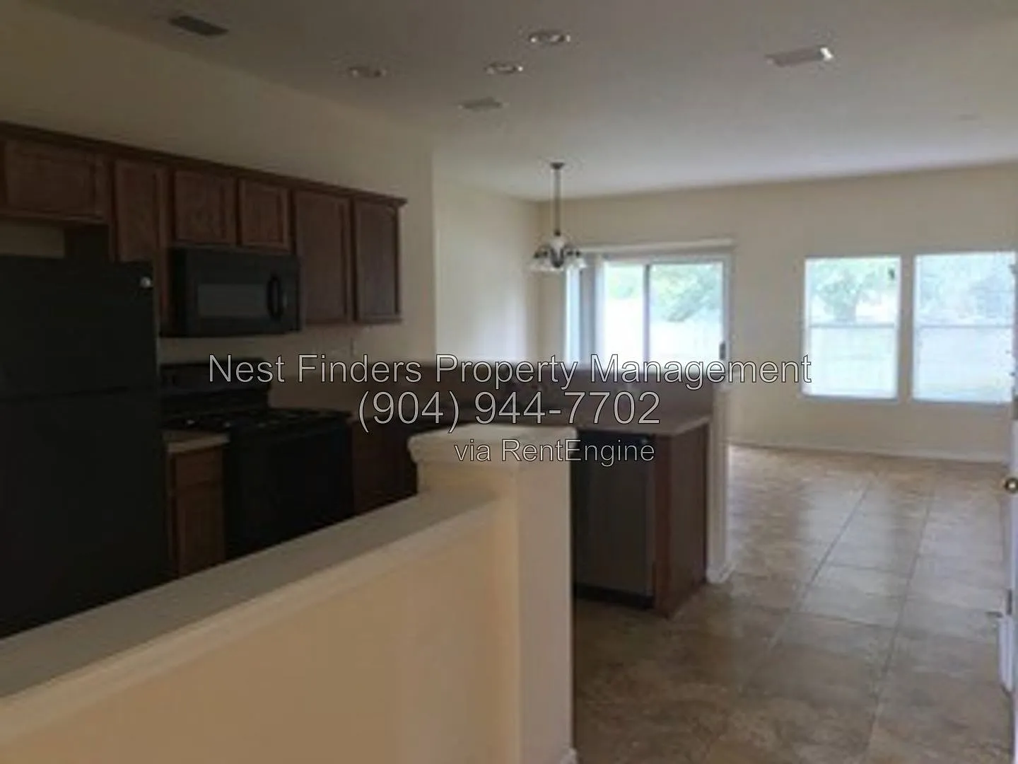 2 bed, 2.5 bath, 1424 sqft, $1,530 — Photo 4