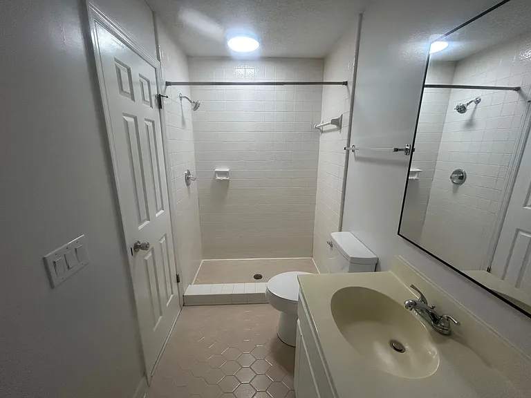 137 Lionsgate Dr — Photo 25