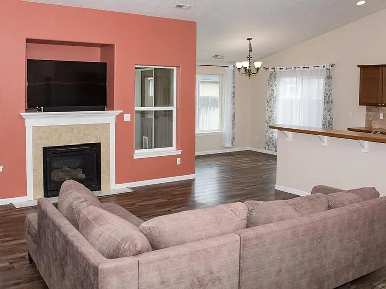 12524 W Pacific Ct — Photo 3