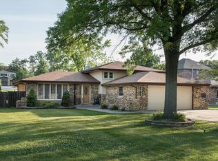 8622 W 99th St, Palos Hills, IL