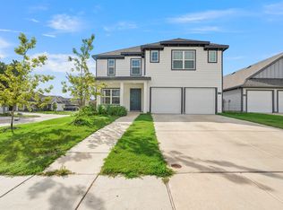 101 Spring Creek Ln, Terrell, TX 75160