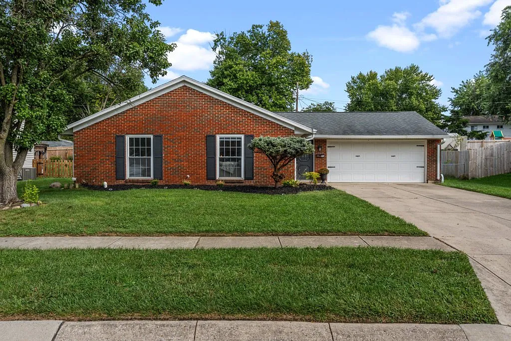 3 bed, 1292 sqft, $2,200 — Photo 1