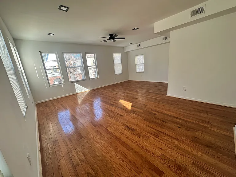 134 Isabella Ave #2 — Photo 5