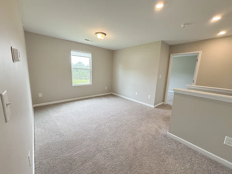 1542 Catskill Way — Photo 13