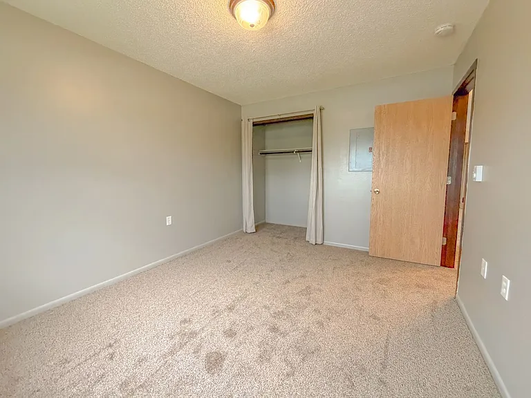408 E Dawn St — Photo 27