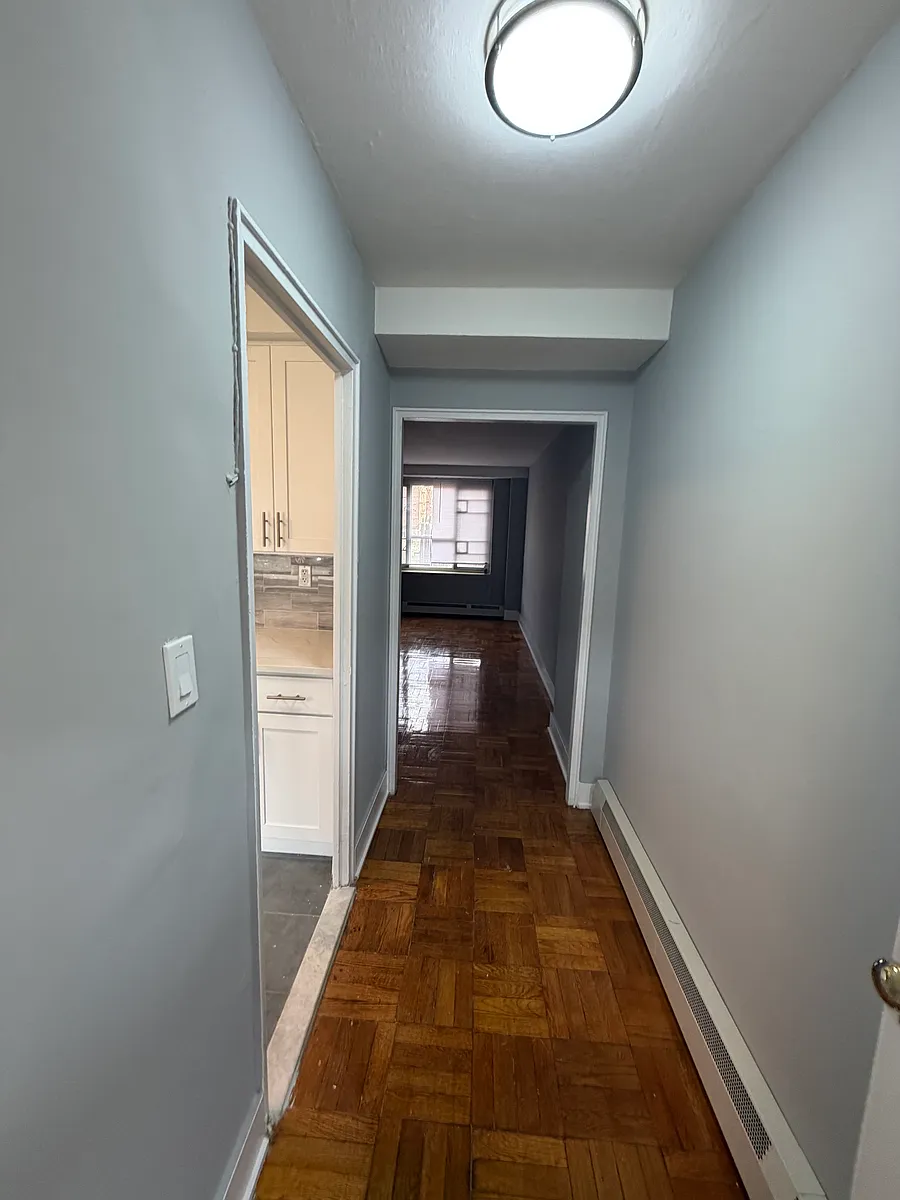 Building Photo - 186th Ln
