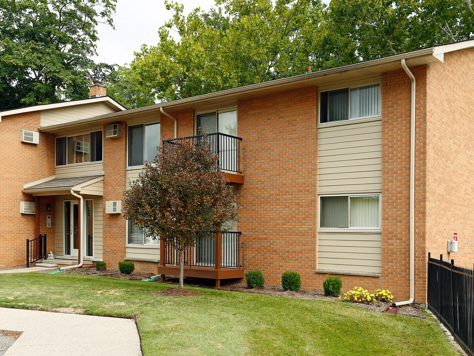 River Bend Apartments — Photo 2
