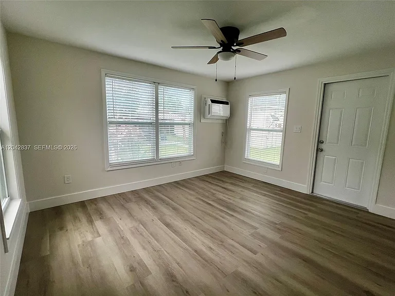 161 NW 6th St #2 — Photo 4