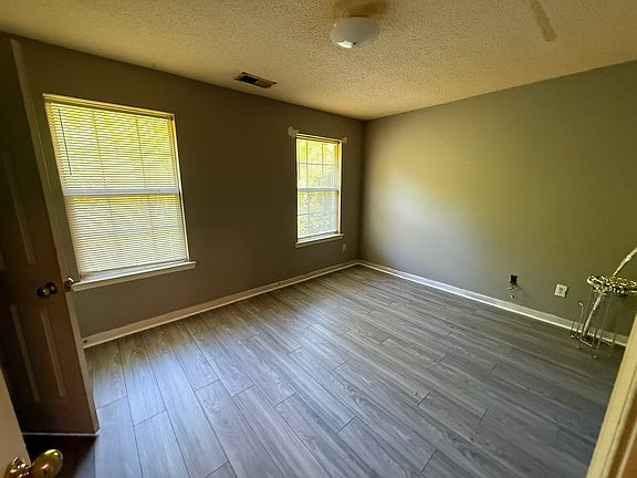 4th image of 3633 Ginnis Rd SW Unit 6