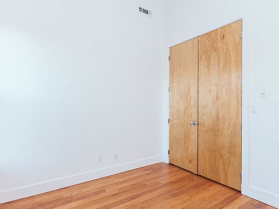 4th image of 1213 Jefferson Ave #3