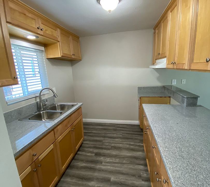 1st image of 11037 Ferina St #15