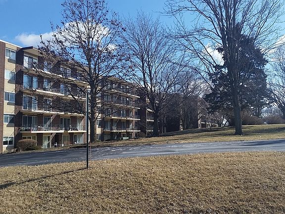 2nd image of 5300 Walnut Ave APT 15E