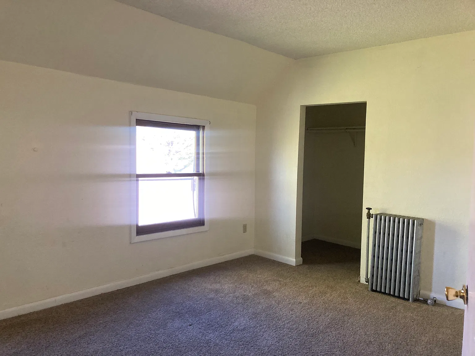2 bed, 1000 sqft, $1,200 — Photo 4