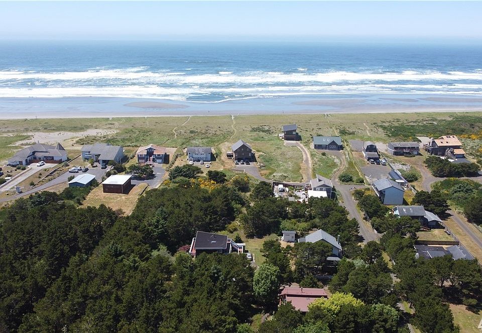 1st image of 945 Cohasset Dunes Ln W