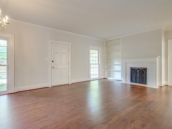 5th image of 3429 Mockingbird Ln